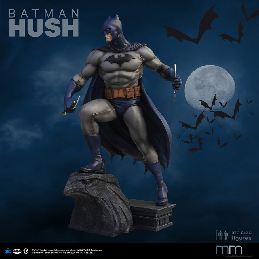 Batman Hush life-size figure auf einer Base in Form eines Adlerkopfes